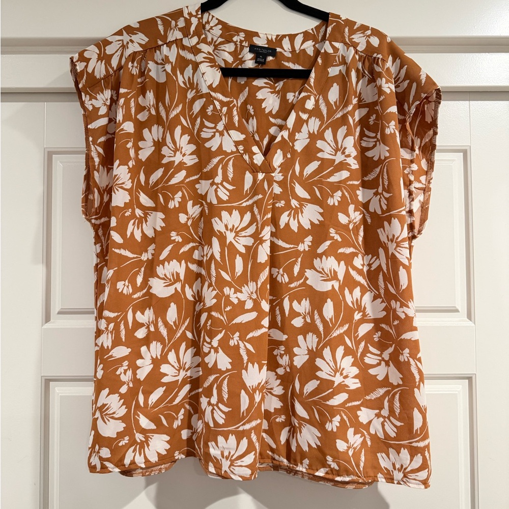 5/$25 Anne Taylor Factory Floral Print Top